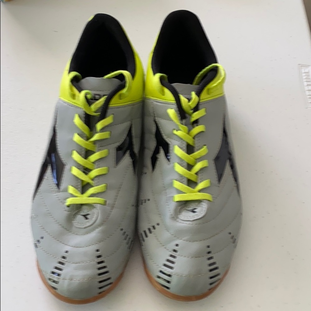 Men’s Indoor Soccer Shoes